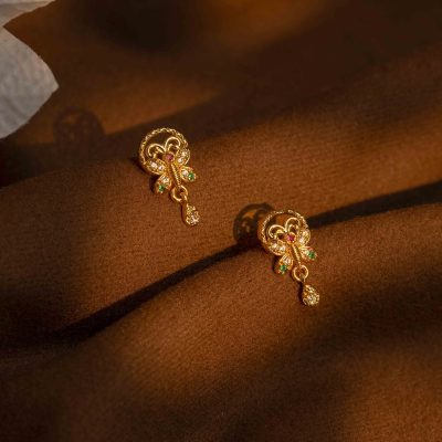 Yumi Studs
